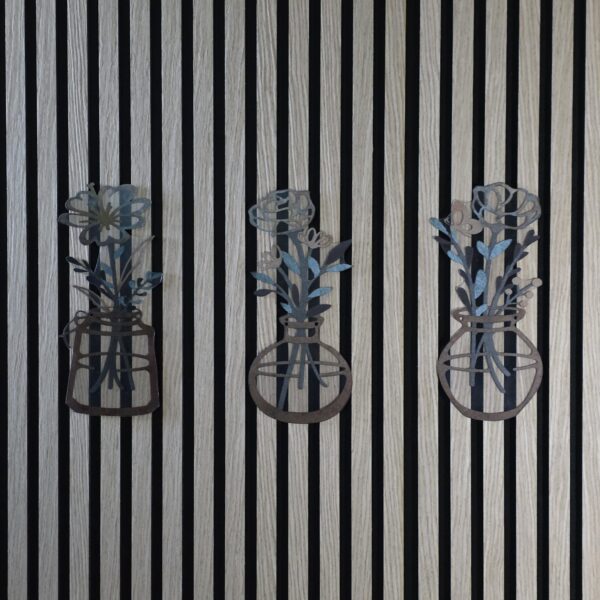 Acryl wanddecoratie van 3 vaasjes met bloemen