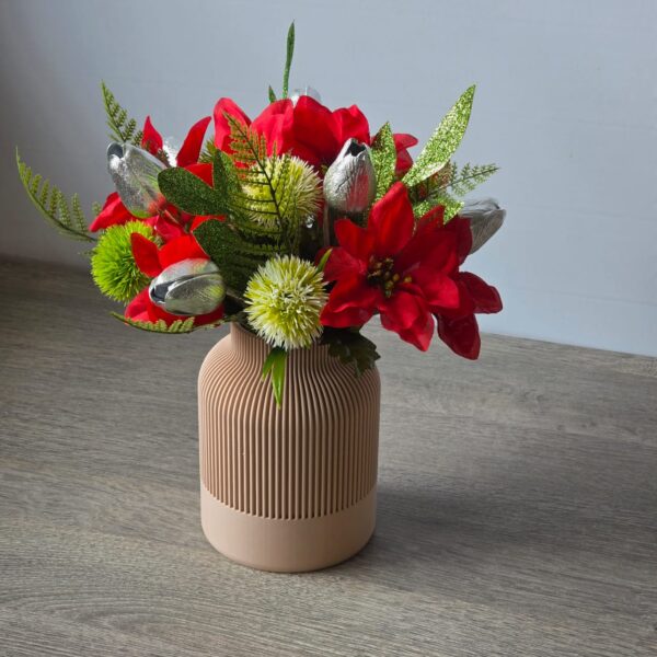 Kerstboeket Poinsettia en zilveren tulpen