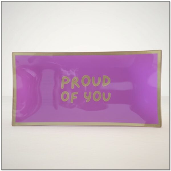 Glazen plate “Proud of you” met goud randje en cerise decoratie