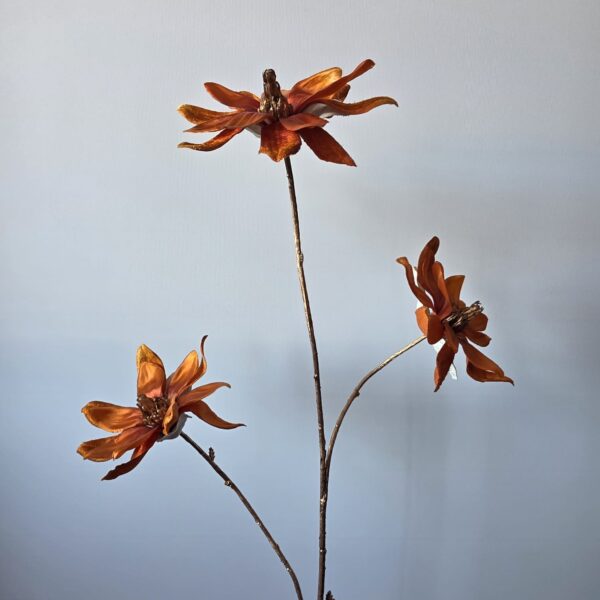 Kunstbloem Magnolia oranje cognac en goud 79 cm